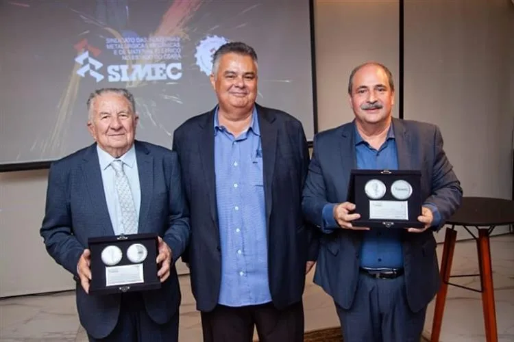 SIMEC celebra excelência industrial com a entrega da Comenda "Mérito SIMEC"