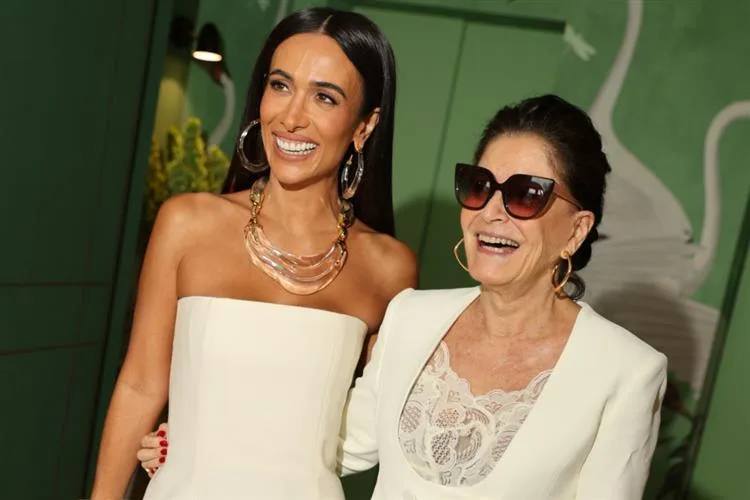Ingrid Guimarães e Gloria Kalil entre as convidadas de Silvia Braz em seu endereço paulistano