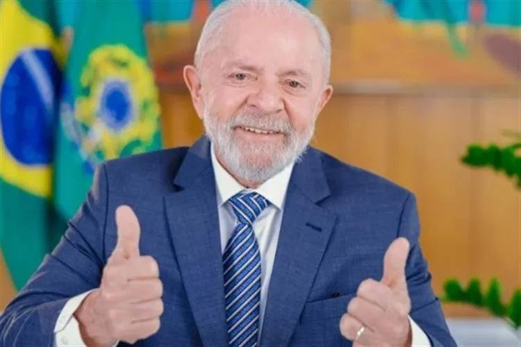 Lula é submetido a cirurgia de emergência após hemorragia cerebral