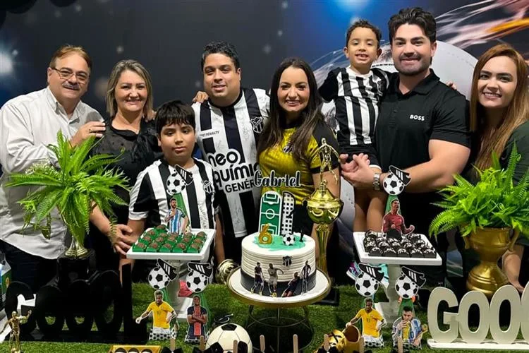 Cleane Fontenele e Bruno Alves festejam os seis anos do filho Gabriel
