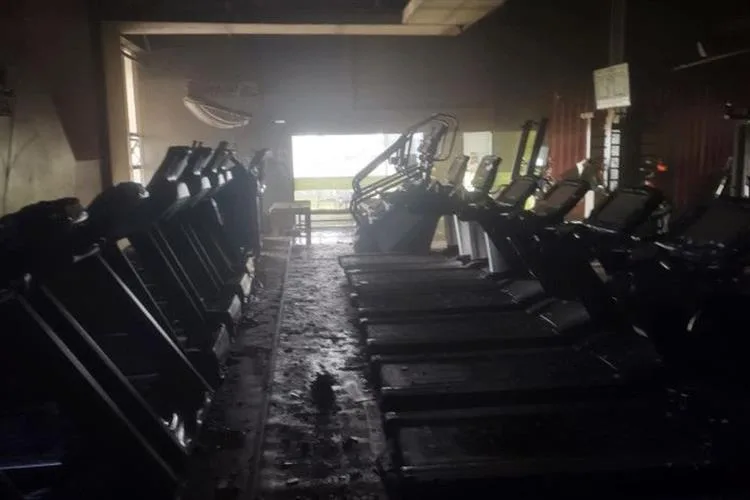 Incêndio atinge academia em Fortaleza na madrugada desta quinta-feira (12)