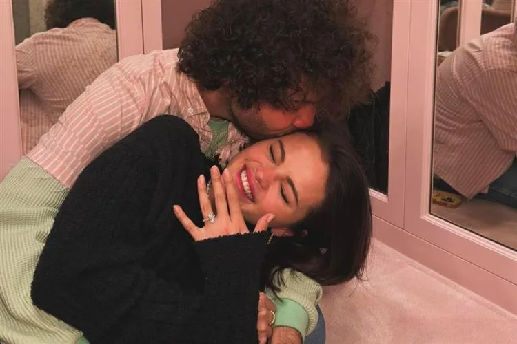 Selena Gomez e produtor musical assumem noivado
