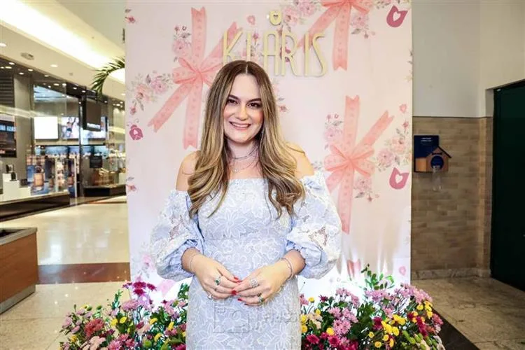 Klaris Joias promove Natal moment repleto de glamour