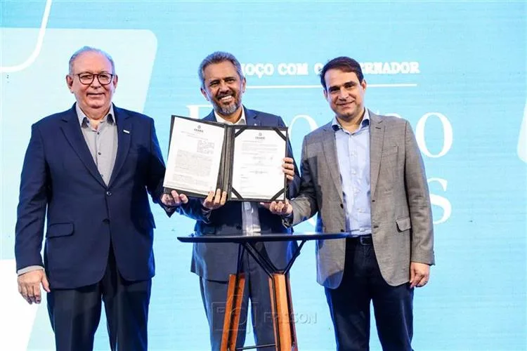 FIEC realiza tradicional "Almoço com o Governador" reunindo empresários e Elmano de Freitas