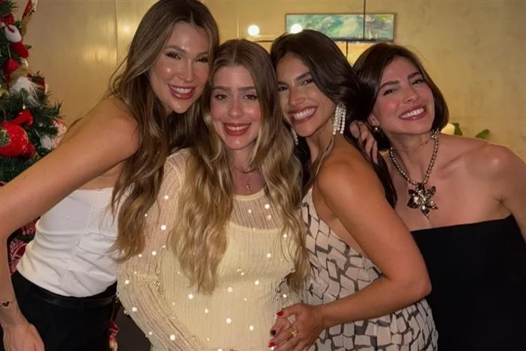 Maria Clara Boris celebra seus 30 anos em b-day surpresa