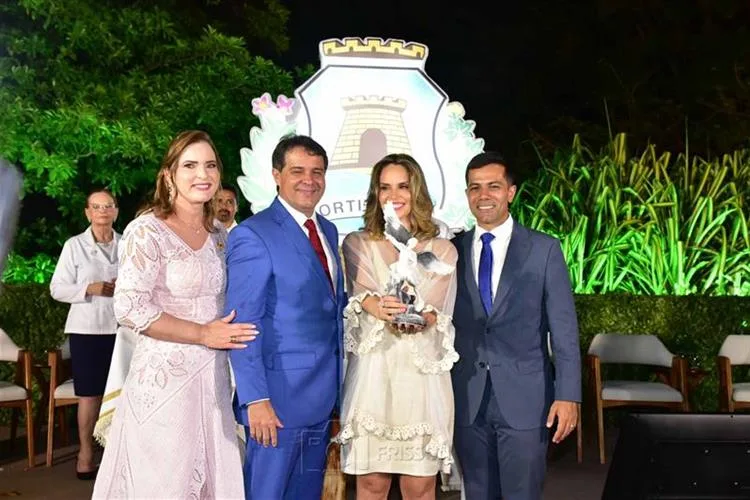 Evandro Leitão é empossado e assume oficialmente a Prefeitura de Fortaleza