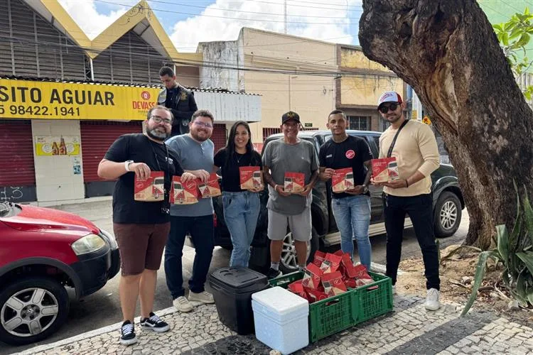 Barney’s Burger e MRSC realizam ação de Natal para moradores de rua e seus cães