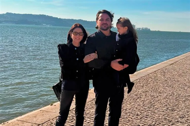 Aline Pinho e João Carvalho seguem em tour de férias com a família pela Europa