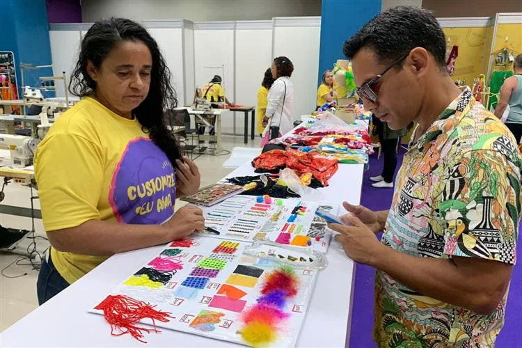 Loja Social inicia serviços de customização de abadás no RioMar Fortaleza