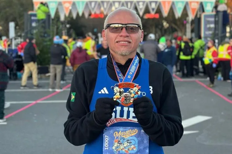 Vanilson Neves é tricampeão da Run Disney