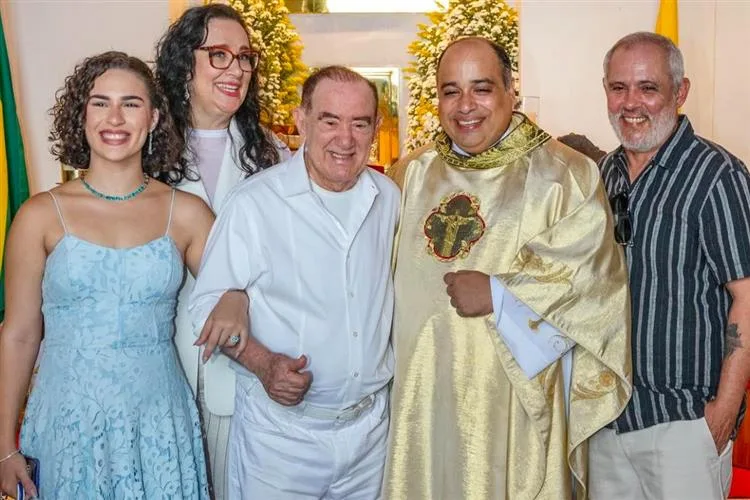 Emoção e gratidão: Renato Aragão celebra 90 anos em missa no Cristo Redentor