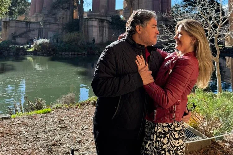 Aline e Leandro Vasques aproveitam recesso com família e amigos em viagem pelos EUA