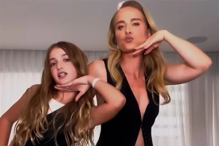 Angélica e Eva encantam web ao aparecerem em vídeo com looks no estilo "mãe e filha"
