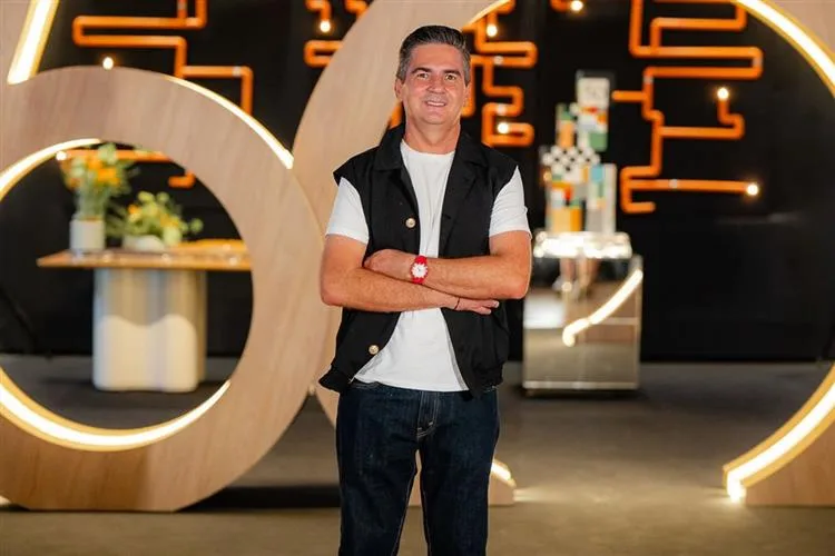 Custódio Neto celebra com festão a estreia no rol dos cinco anos