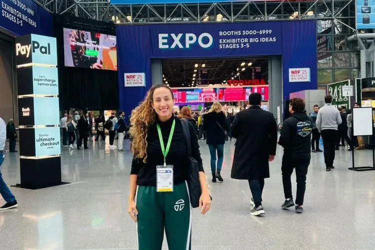 Sasha Reeves marca presença na NRF 2025: maior feira do setor de varejo global