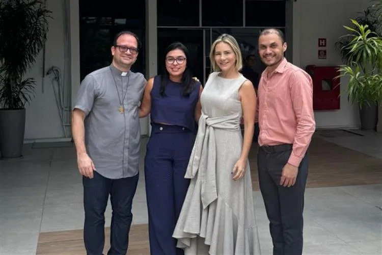Pe. Magno de Carvalho é recebido por Gaída Dias em visita ao Grupo Cidade