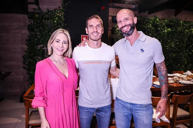 MPR Assessoria Esportiva confraterniza as conquistas em animado jantar