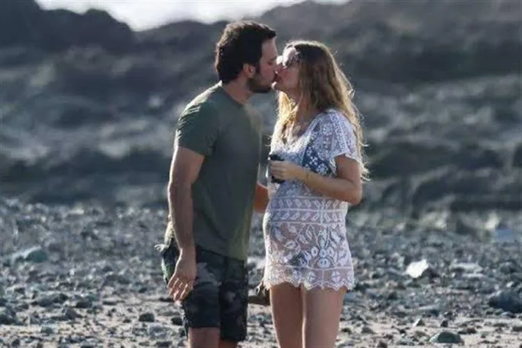 Nasce filho de Gisele Bündchen e Joaquim Valente