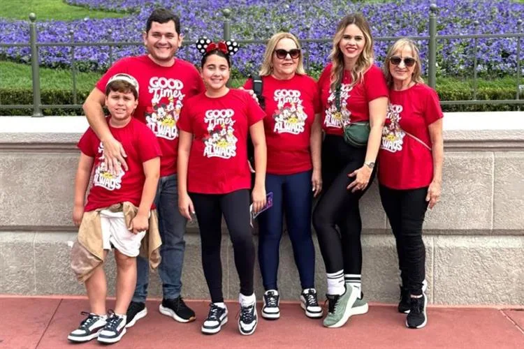 Livia e Audic Mota construindo memórias afetivas em férias com a família na Disney