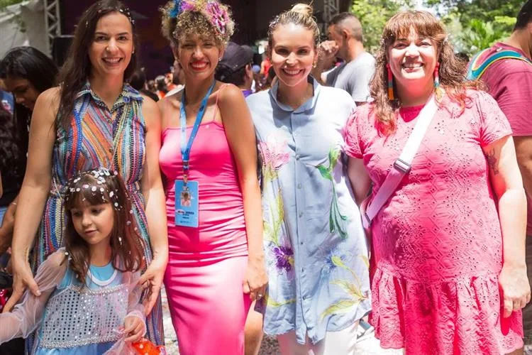 Carnaval infantil lota Passeio Público na manhã deste domingo