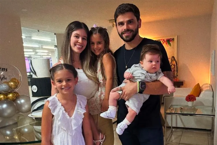 Ivan Bezerra Neto comemora sua nova idade com os familiares