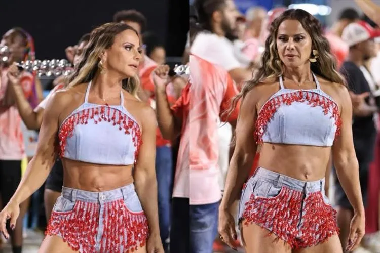 Viviane Araújo causa frisson na Sapucaí com look TR Brand