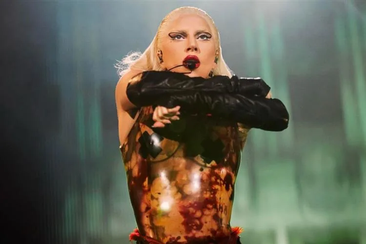 Confirmado show de Lady Gaga nas areias da praia de Copacabana, no Rio de Janeiro