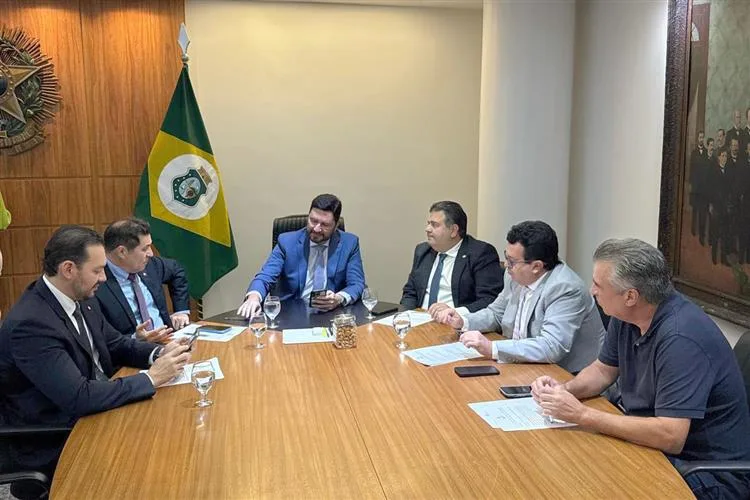 Mesa Diretora da Alece aprova cinco propostas do Poder Executivo em reunião nesta terça-feira (14)