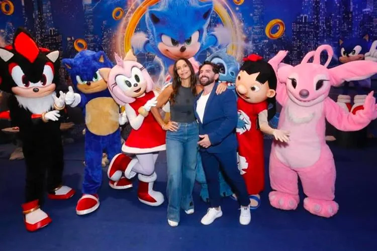 Cia Mix da Alegria causa frisson em festa das filhas de Ivete Sangalo