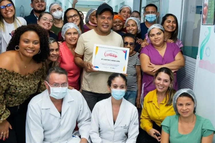Zé Cantor visita crianças internadas no Hospital SOPAI e realiza ação solidária