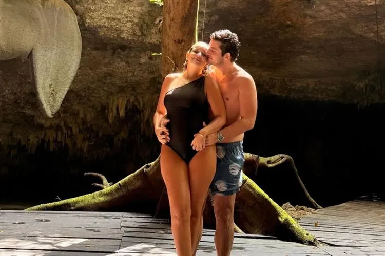 Fernanda Levy e Omar Macedo seguem em temporada de babymoon em Tulum