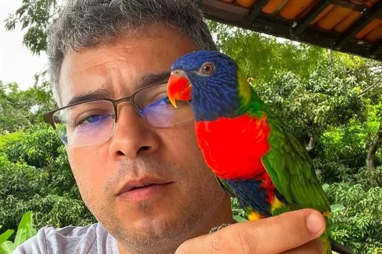 Felipe Ribeiro celebra passagem pela folhinha