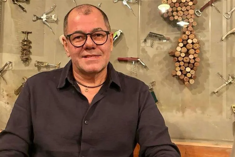 Deejay Gilvan Magno brinda a nova idade em luxuoso restaurante chileno