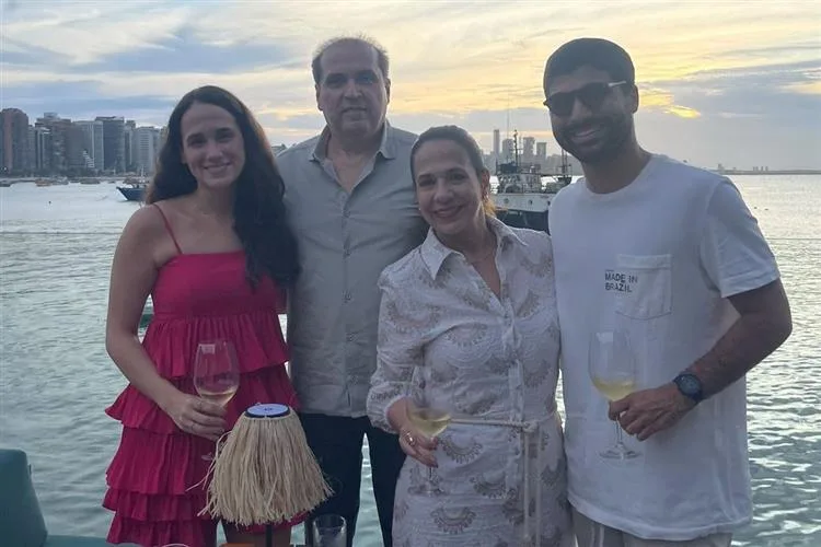 Martinha e George Assunção celebram a vida dos gêmeos, Paulinha e Thiago