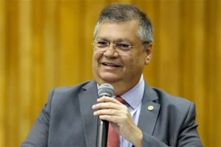 "Longe do ideal", declara ministro Flávio Dino sobre orçamento secreto