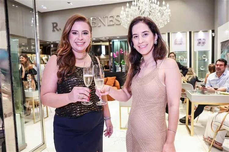R. Ximenes celebra mês das mulheres em sofisticado evento