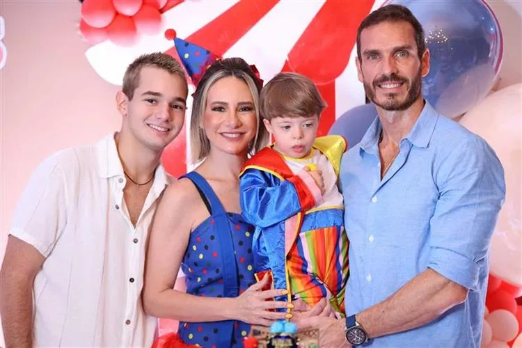 Gaída Dias e Flávio Furtado celebram os quatro anos de Miguel Neto em festa circense