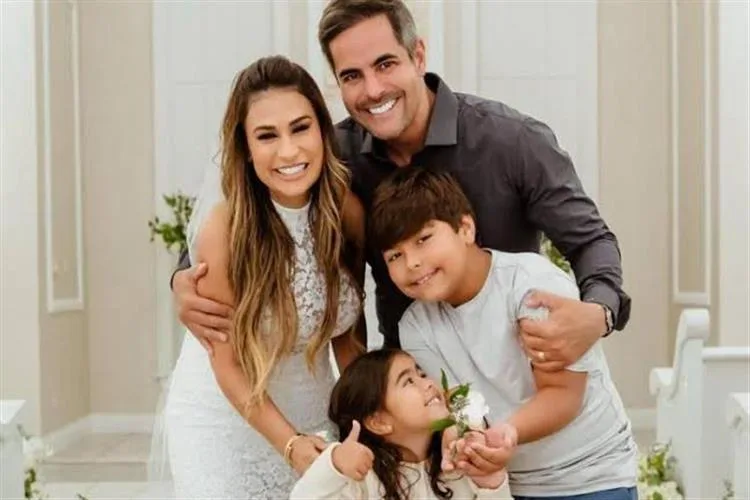 Simone Mendes e Kaká Diniz renovam votos de casamento em Las Vegas