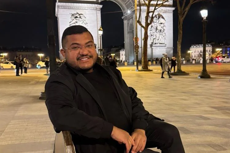 Josiel Freitas curte férias na Europa