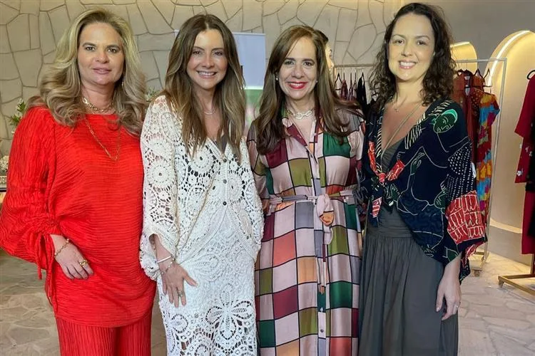 Martinha Assunção reúne amigas para o lançamento da coleção Pinga, de São Paulo