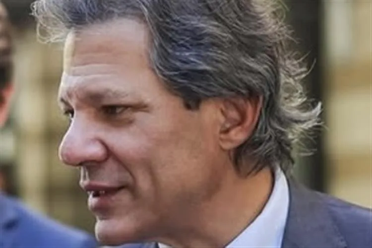 Ministro Fernando Haddad defende arcabouço fiscal e acalma mercado