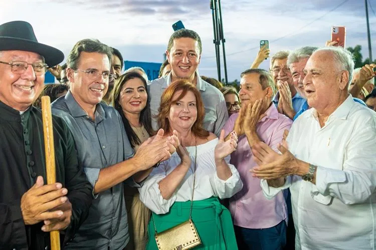 Maracanaú inaugura imagem de Padre Cícero com Monsenhor Murilo de Sá Barreto