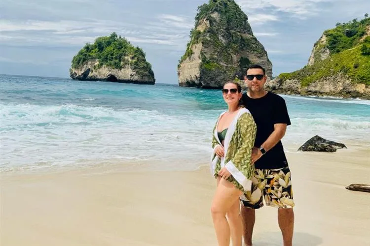 Larissa Alcântara e André Marques se encantam em Bali e Singapura