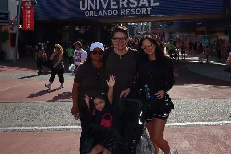 Pamella Holanda e DJ Ivis se divertem com a família em Orlando