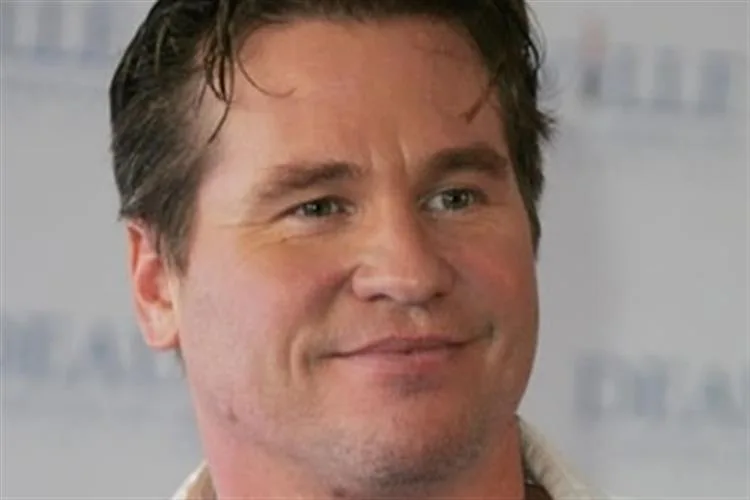Sucesso em “Batman”, ator Val Kilmer morre aos 65 anos
