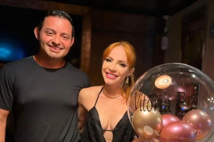Vitória Fernandez Celebra Aniversário com Festa Animada e Show Exclusivo