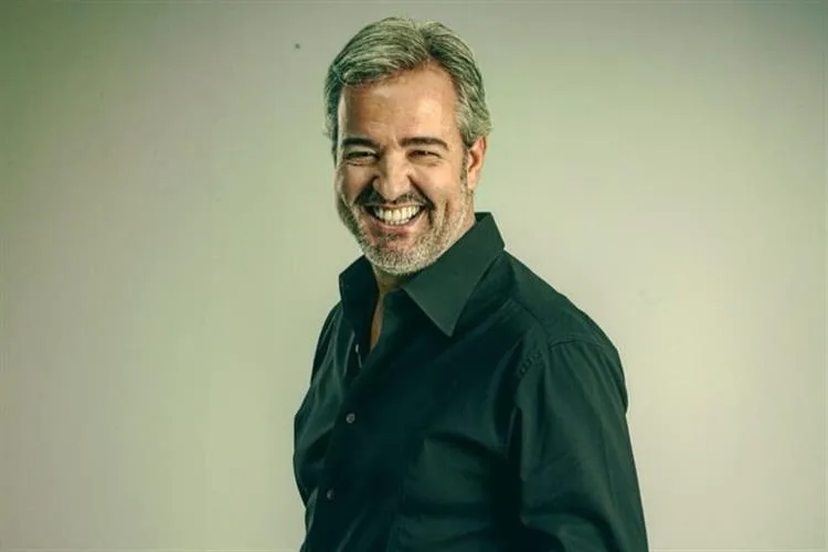 Thomas Naves deixa a direção comercial e de marketing da Record Rio após 18 anos