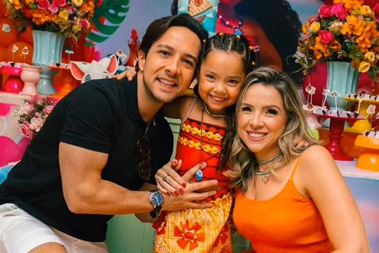 Diego Kaur e Lina Ponte comemoram os 5 anos da filha Marina com festa encantadora inspirada em Moana