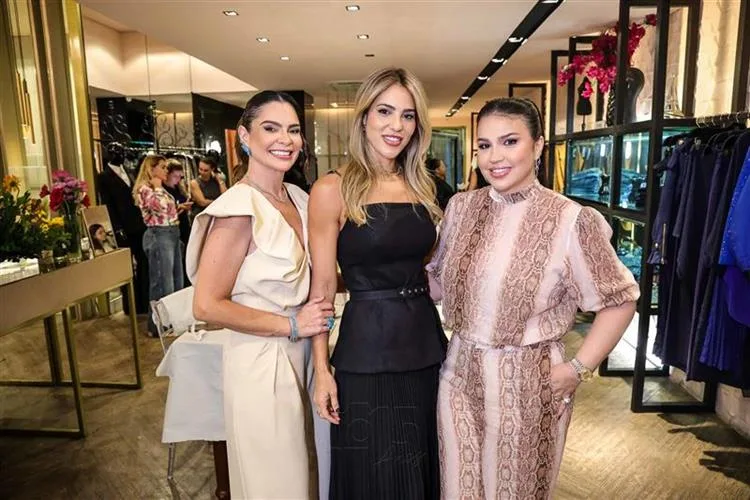 Dzrre e Maria Isabel realizam tarde de arte e amor em torno de filhas e mães