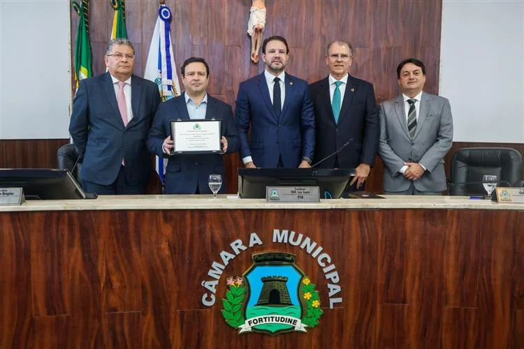Leo Couto realiza sessão solene em homenagem ao centenário do industrial Edson Queiroz